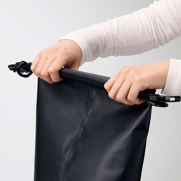 防水/防塵ドライバッグ 10L IP55 | エレコムダイレクトショップ本店は 